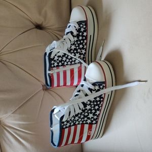 American Flag Sneakers Size 6 1/2, Brand - Soda, Brand New without Tag